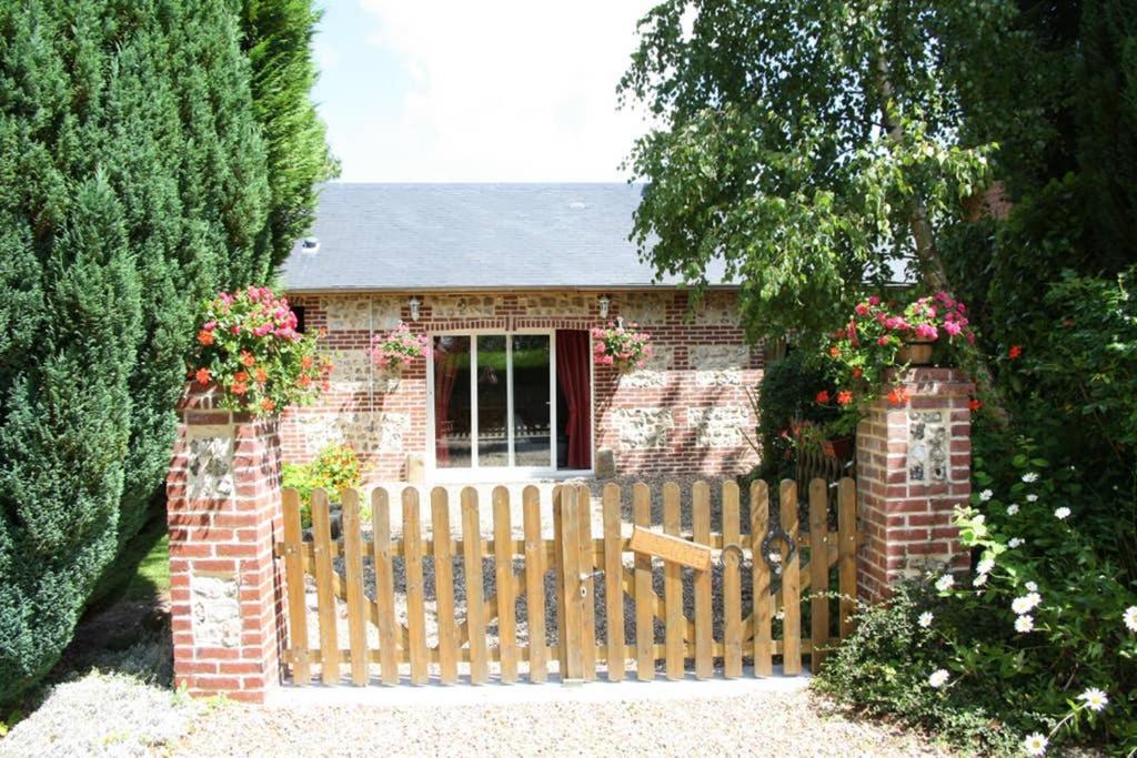 L'Ecurie D'Hubert Villa Gerponville Bagian luar foto