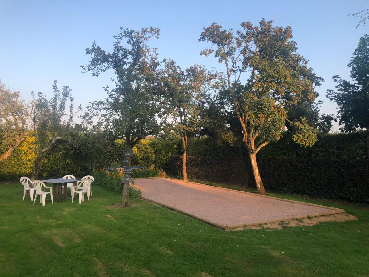 L'Ecurie D'Hubert Villa Gerponville Bagian luar foto